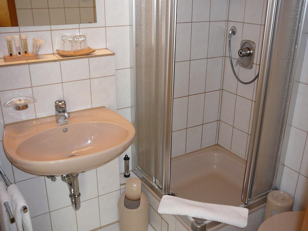 Hotel Garni Schmid Neu-Ulm Room photo